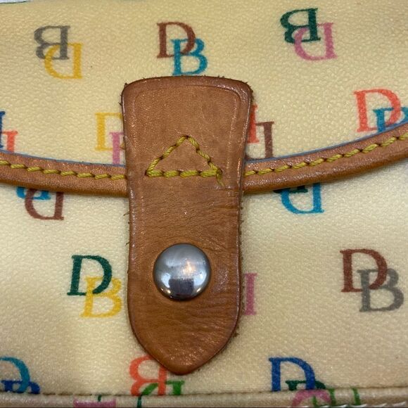 Vintage Logo Dooney And Bourke Wallet Wristlet in Fantastic Condition - Picture 9 of 14